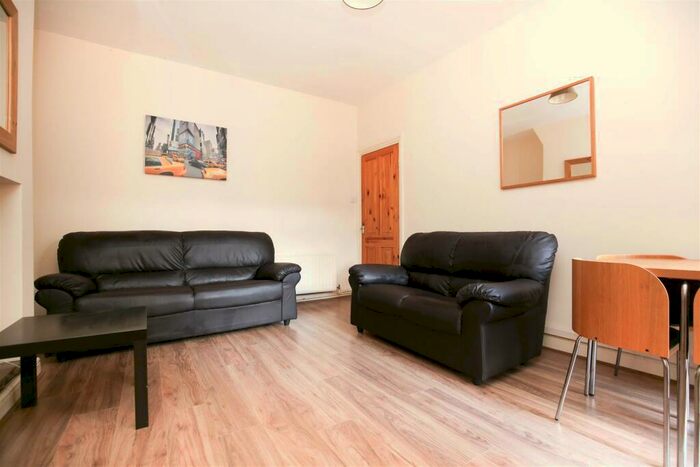 2 Bedroom Flat To Rent In Bolingbroke Street, Heaton, Newcastle Upon Tyne, NE6