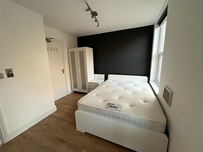 Studio To Rent In Eccles Old Road, Salford, M6