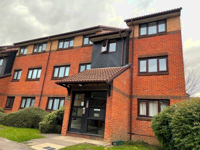 1 Bedroom Flat To Rent In Pavilion Way, HA8