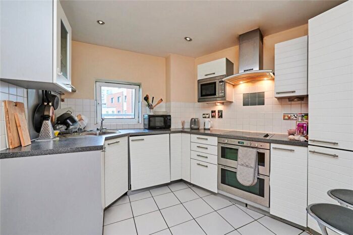 2 Bedroom Flat To Rent In Wards Wharf Approach, Silvertown, E16