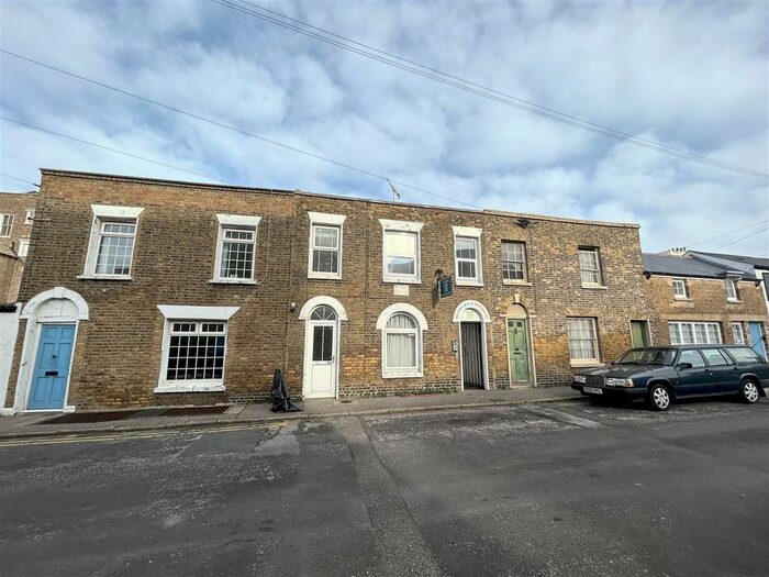 3 Bedroom Terraced House To Rent In Trinity Square, Margate, CT9