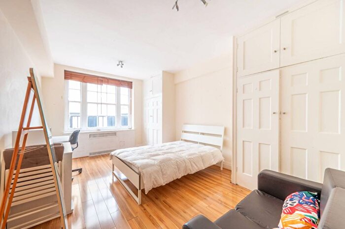 2 Bedroom Flat To Rent In Peters Court, Bayswater, London, W2