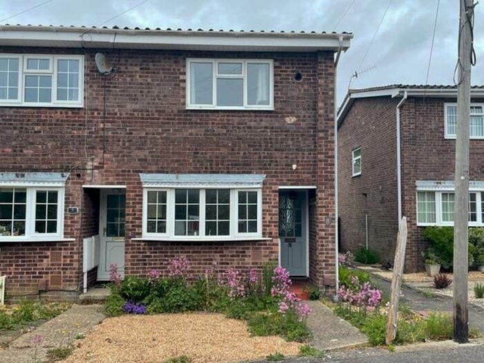 2 Bedroom House To Rent In Pycroft Close, Southampton, SO19