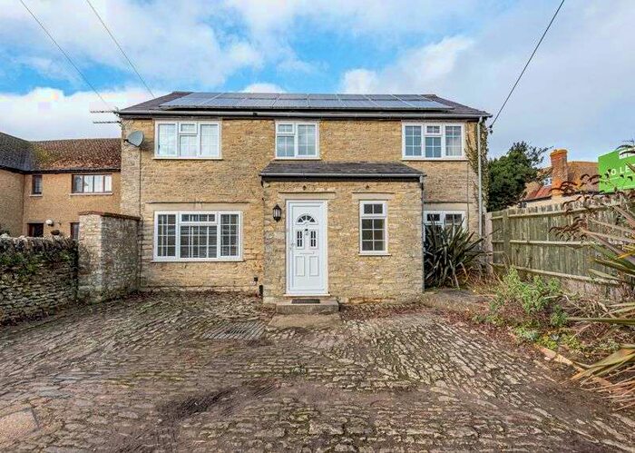 3 Bedroom Property To Rent In Station Road, Bicester, OX26