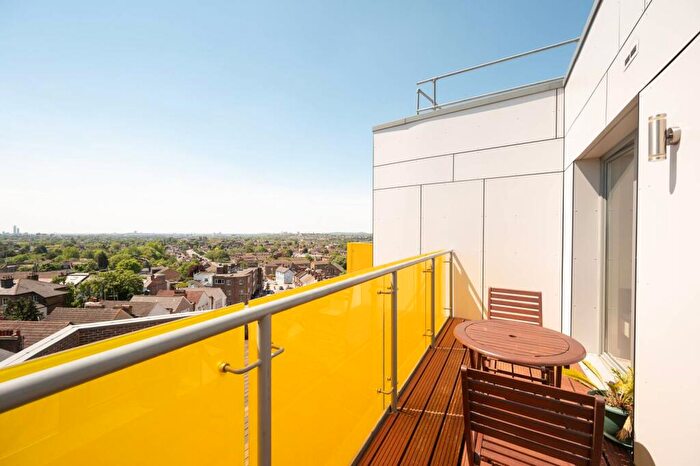 2 Bedroom Flat For Sale In Goldfinch Court, Child's Hill, London, NW11