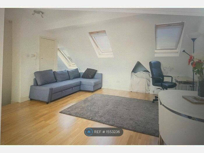 Studio To Rent In Streatham, London, SW16