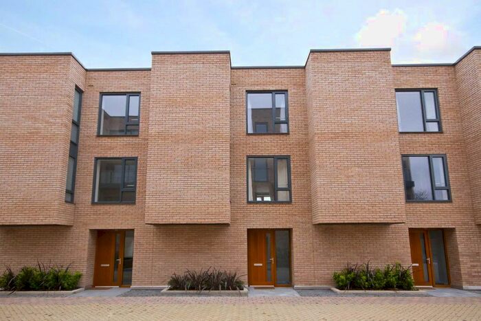 3 Bedroom Property To Rent In Vinery Way, London, W6