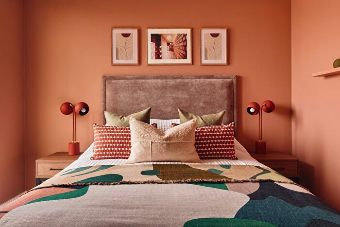 2 Bedroom Flat To Rent In Whitehall, Leeds, LS12