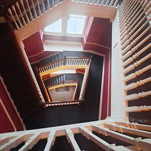 3 Bedroom Flat To Rent In St. Pauls Avenue, London, NW2