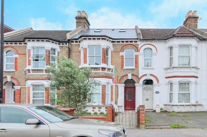 2 Bedroom Flat To Rent In Friern Road, East Dulwich, London, SE22