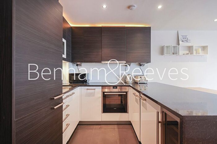 1 Bedroom Flat To Rent In Townmead Road, Fulham, SW6