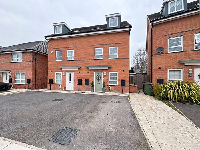 3 Bedroom Semi-detached House For Sale In Thorn Tree Drive, Thornton, L23