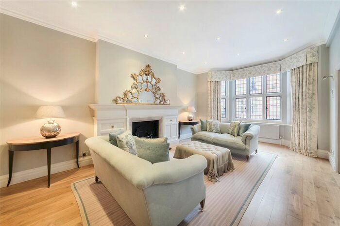 2 Bedroom Flat To Rent In Mount Street, Mayfair, W1K