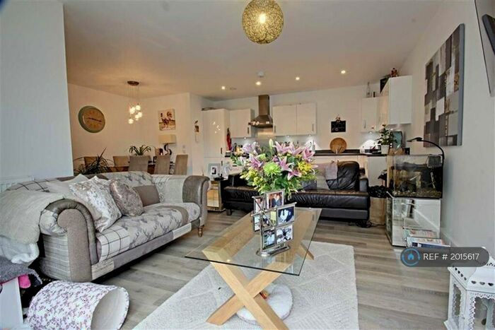 2 Bedroom Penthouse To Rent In Rose Lane, Hemel Hempstead, HP3