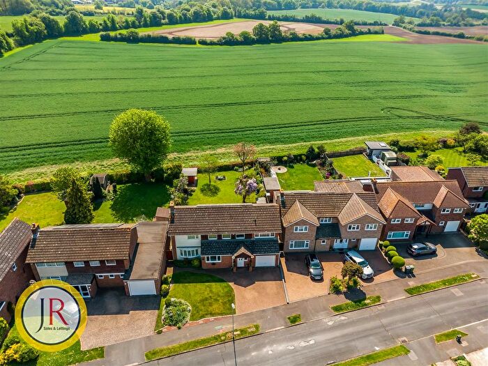 5 Bedroom Detached House For Sale In Broadfields, Goffs Oak, EN7