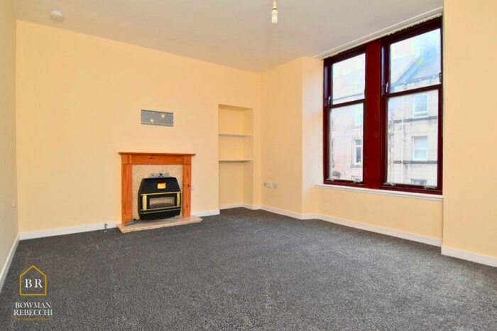 2 Bedroom Flat To Rent In South Street, Greenock, Greenock, PA16