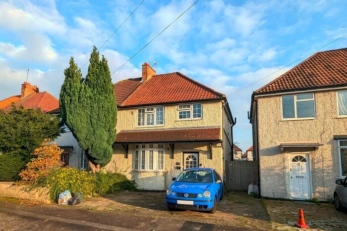 1 Bedroom Flat To Rent In York Avenue, Hayes, UB3