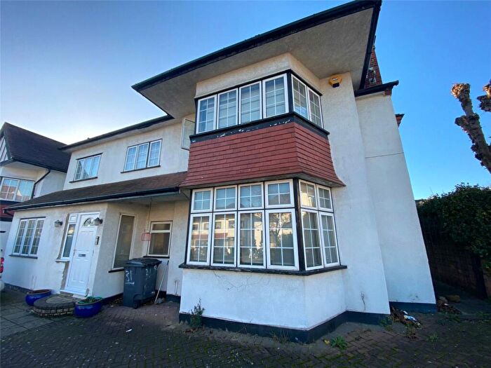 5 Bedroom Detached House To Rent In Crespigny Road, Hendon, NW4