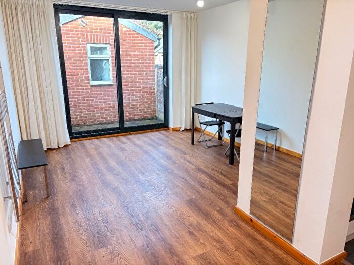 1 Bedroom Flat To Rent In Very Near Gunnersbury Crescent Area, Acton Town, W3