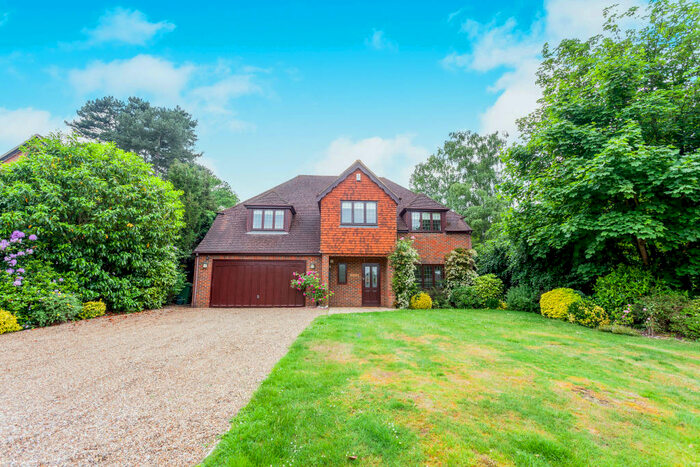 5 Bedroom House To Rent In Beech Close, Cobham, KT11