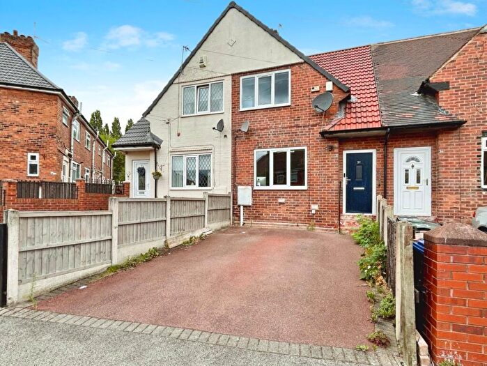 2 Bedroom Town House For Sale In The Crescent, Bolton-upon-Dearne, Rotherham, S63