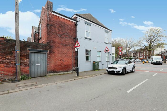 1 Bedroom Flat To Rent In Langdale Road, Sheffield, South Yorkshire, S8