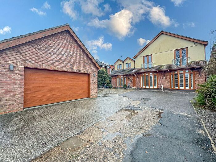 5 Bedroom Detached House For Sale In Ashingdon Road, Ashingdon, SS4