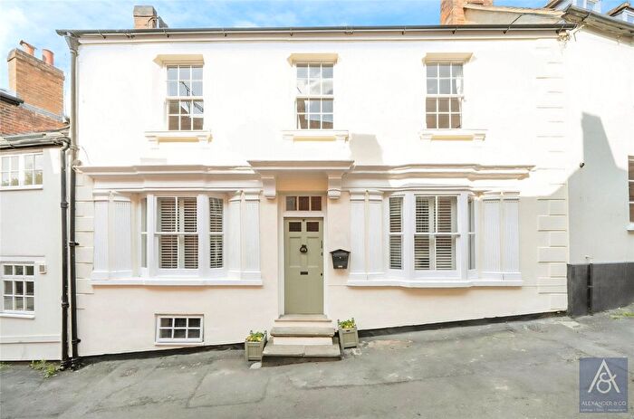 4 Bedroom Terraced House For Sale In Bristle Hill, Buckingham, Buckinghamshire, MK18