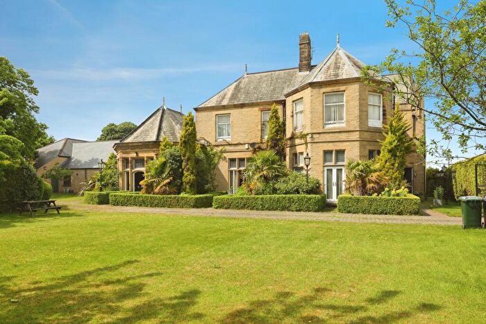 11 Bedroom Manor House For Sale In Glenholme Park, Clayton, Bradford, BD14