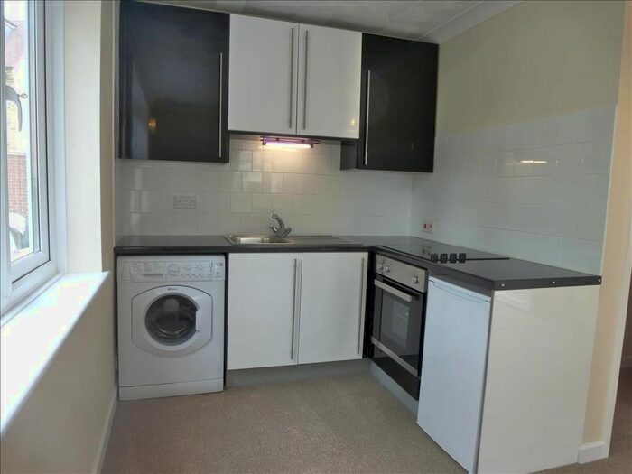 Studio To Rent In Court Road, Shirley, Southampton, SO15