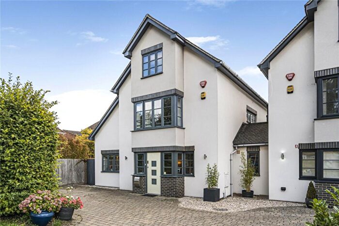 4 Bedroom Detached House For Sale In The Tower House, Kidlington, OX5