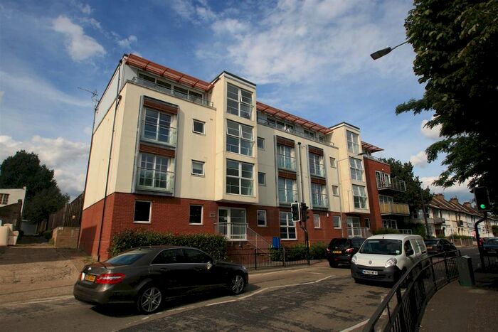 1 Bedroom Flat To Rent In Honiton Road, Southend-On-Sea, SS1