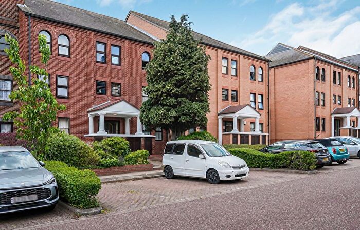 1 Bedroom Flat For Sale In Southchurch Avenue, Southend-On-Sea, SS1