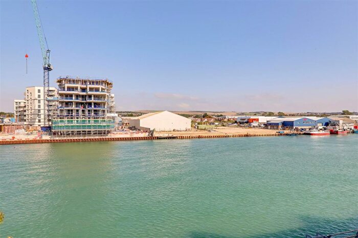 2 Bedroom Flat To Rent In Anchor Close, Shoreham-By-Sea, BN43