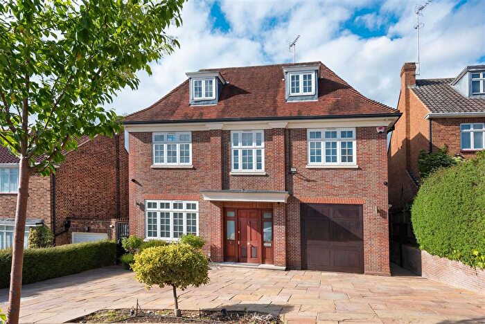 6 Bedroom Detached House For Sale In Church Mount, N2