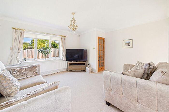 3 Bedroom Detached House For Sale In Highview Close, Blofield, Norwich, NR13