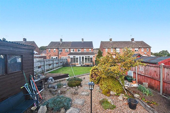 3 Bedroom Semi-Detached House For Sale In , Spinney Road, Weldon, NN17