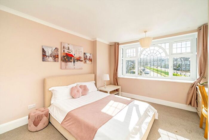 4 Bedroom Semi-Detached House To Rent In Brunswick Road, London, W5