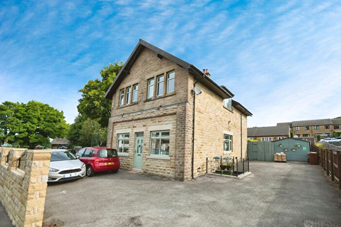 3 Bedroom Detached House For Sale In Burlow Road, Buxton, Derbyshire, SK17