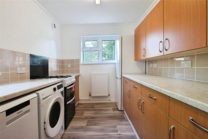 2 Bedroom Flat To Rent In Naseby, Bracknell, RG12