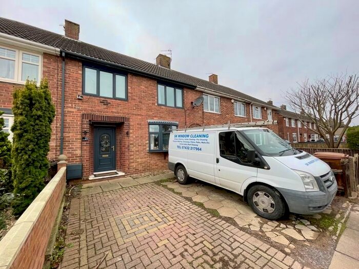 Houses for sale in Southwold Crescent, Grimsby, DN33