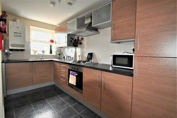 3 Bedroom Flat To Rent In A Glossop Road, S10