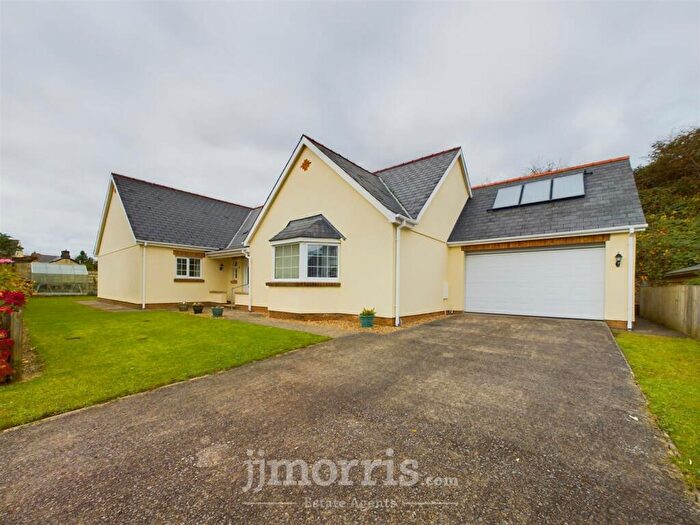 3 Bedroom Detached Bungalow For Sale In Crunwere Close, Llanteg, Narberth, SA67