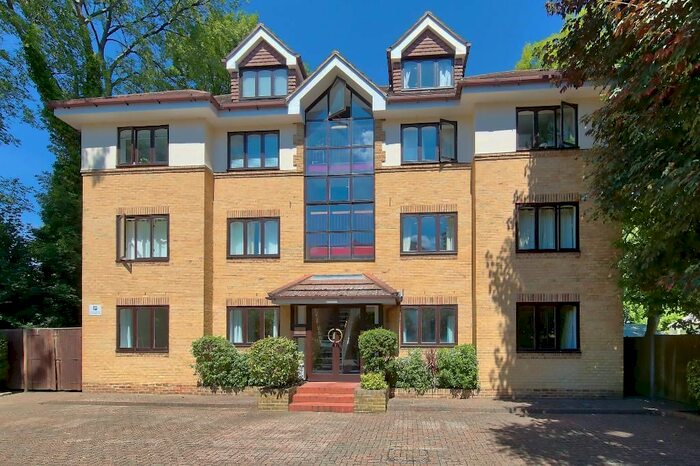 2 Bedroom Flat To Rent In Rothesay Avenue, Wimbledon Chase, SW20