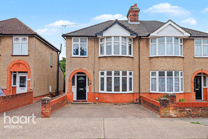 4 Bedroom Semi-Detached House For Sale In Whitby Road, Ipswich, IP4