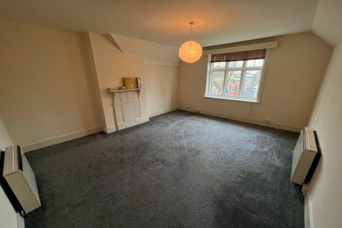 2 Bedroom Flat To Rent In Beauchamp Avenue, Leamington Spa, CV32