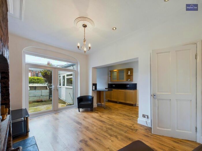 3 Bedroom Detached House For Sale In Hall Avenue, Blackpool, FY4