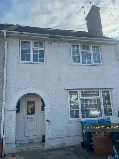 6 Bedroom Terraced House To Rent In Ballards Road, London, NW2