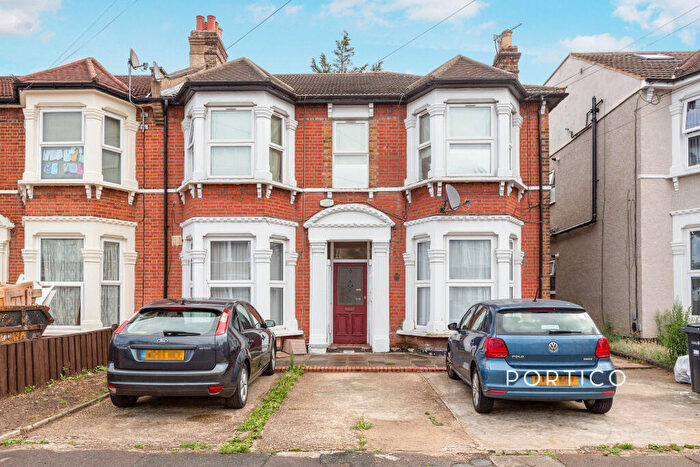 1 Bedroom Flat To Rent In Selborne Road, IG1