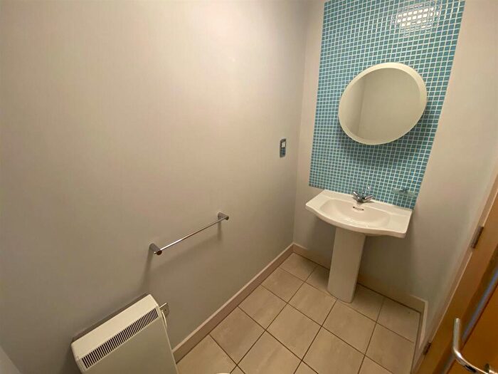 2 Bedroom Flat To Rent In Cumin Court, Honley, Holmfirth, HD9